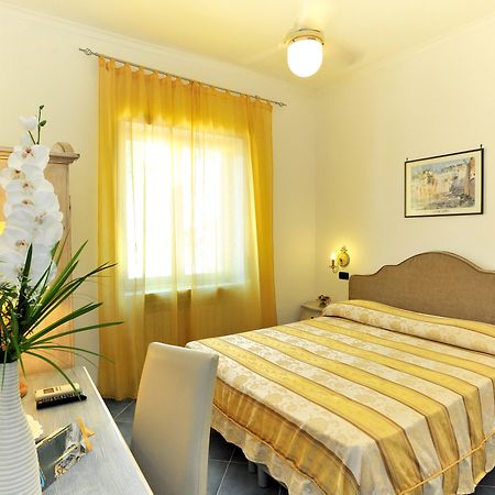 Hotel Miramare Майори Екстериор снимка